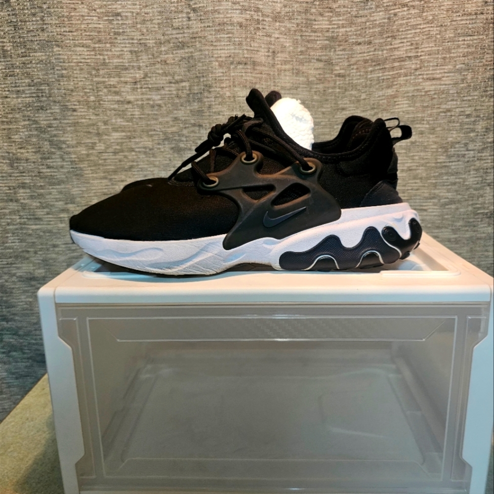 Nike react presto black/white